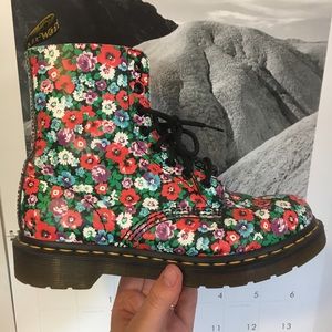 Dr. Martens floral boots!